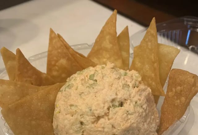Salad of the Day with Chips.